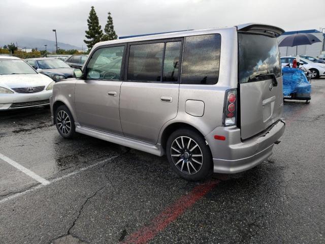 JTLKT334240152503 - 2004 TOYOTA SCION XB Silber Foto 2