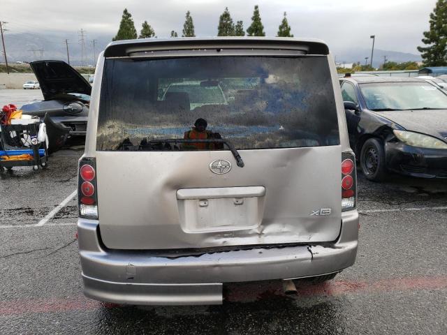 JTLKT334240152503 - 2004 TOYOTA SCION XB Silber Foto 6