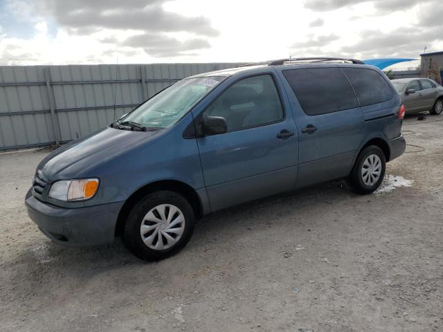 2002 TOYOTA SIENNA LE, 