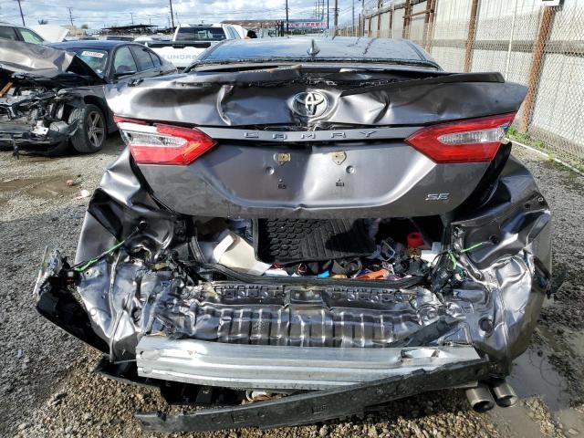 4T1G11AK4LU866942 - 2020 TOYOTA CAMRY SE GRAY photo 6