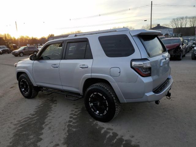 JTEZU5JR8E5067084 - 2014 TOYOTA 4RUNNER SR5 SILVER photo 2