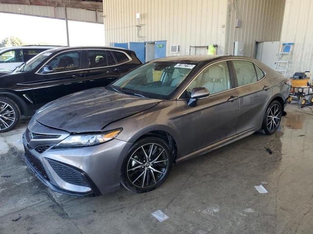 4T1G11AK5RU885055 - 2024 TOYOTA CAMRY SE NIGHT SHADE CHARCOAL photo 1