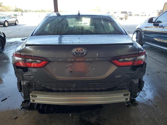 4T1G11AK5RU885055 - 2024 TOYOTA CAMRY SE NIGHT SHADE CHARCOAL photo 6