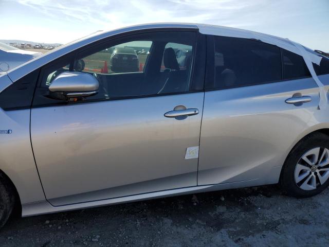 JTDKARFU6G3521415 - 2016 TOYOTA PRIUS SILVER photo 12