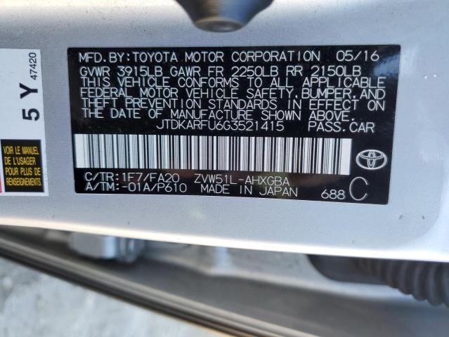 JTDKARFU6G3521415 - 2016 TOYOTA PRIUS SILVER photo 13