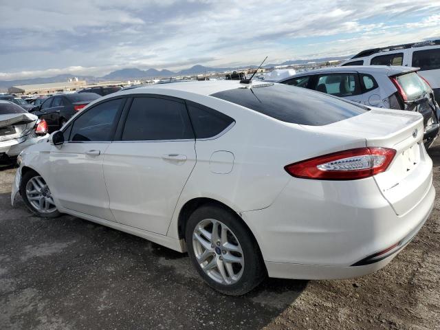 3FA6P0H7XFR101147 - 2015 FORD FUSION SE WHITE photo 2