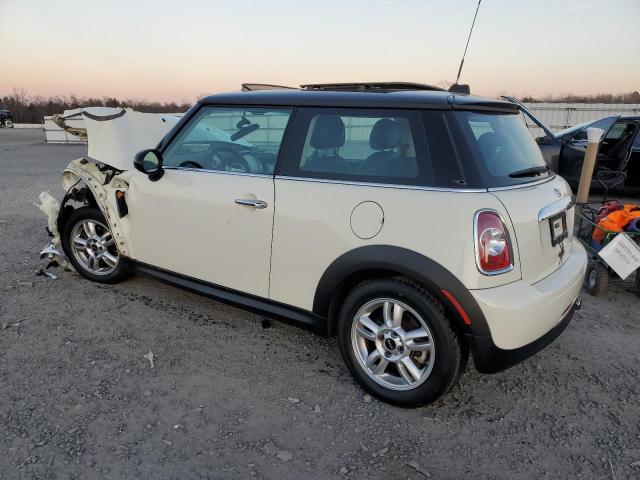 WMWSU3C5XCT260704 - 2012 MINI COOPER WHITE photo 2