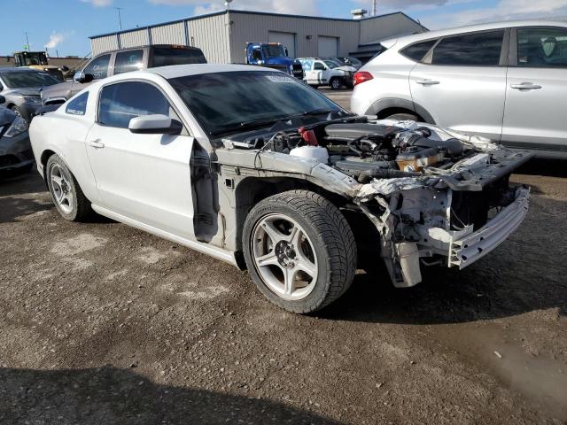 1ZVBP8CF5E5288351 - 2014 FORD MUSTANG GT WHITE photo 4