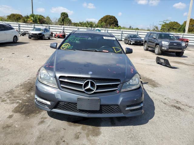 WDDGJ4HB9EG206916 - 2014 MERCEDES-BENZ C CLASS GRAY photo 5