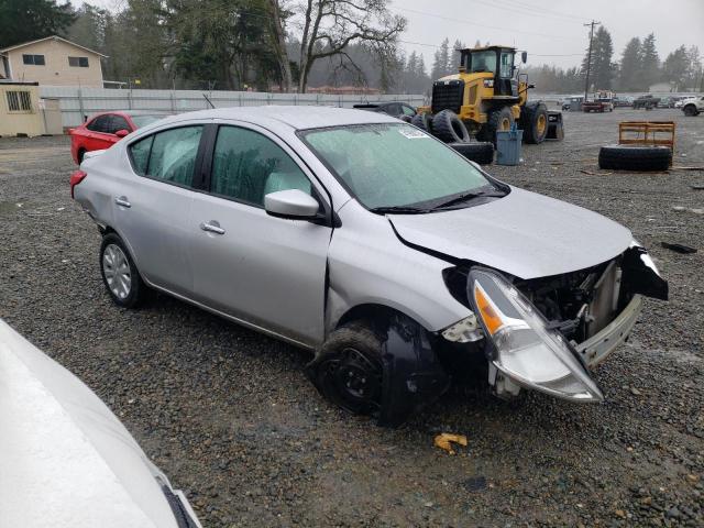 3N1CN7AP0JL886833 - 2018 NISSAN VERSA S SILVER photo 4