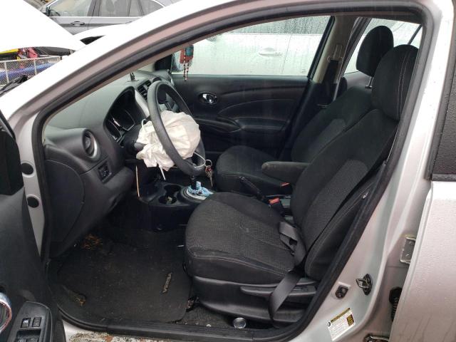 3N1CN7AP0JL886833 - 2018 NISSAN VERSA S SILVER photo 7