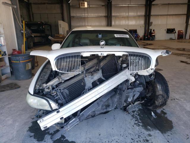 1G4CW54K824174748 - 2002 BUICK PARK AVENU WHITE photo 5