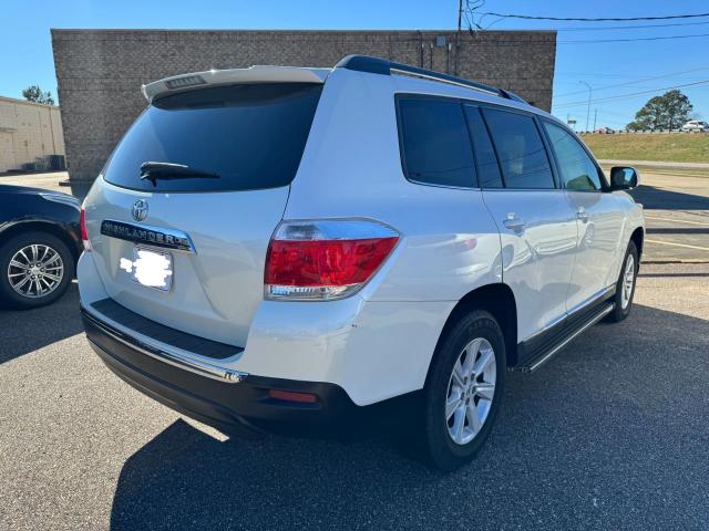 5TDZA3EH8DS031276 - 2013 TOYOTA HIGHLANDER BASE WHITE photo 4