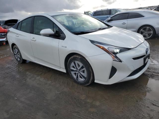 JTDKARFU1G3525677 - 2016 TOYOTA PRIUS WHITE photo 4