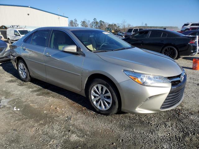 4T1BF1FK2FU886714 - 2015 TOYOTA CAMRY LE 金色 照片 4