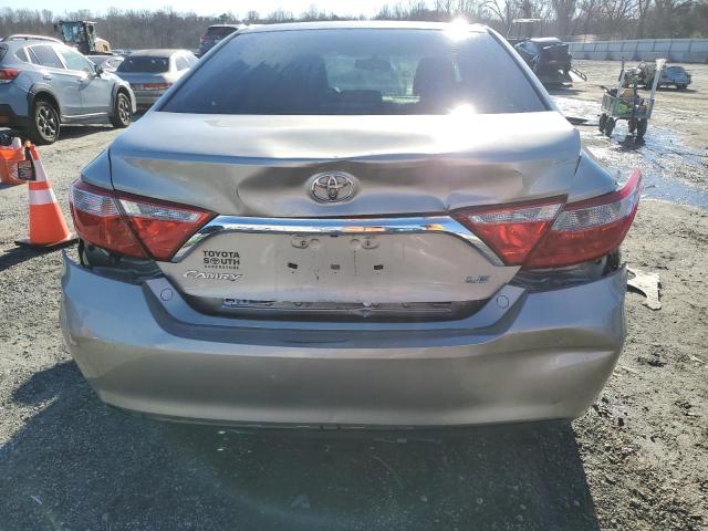 4T1BF1FK2FU886714 - 2015 TOYOTA CAMRY LE 金色 照片 6