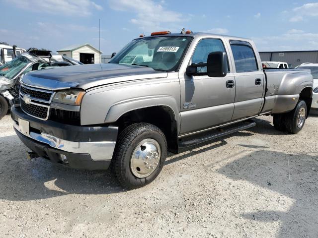 1GCJC33D86F196352 - 2006 CHEVROLET SILVERADO C3500 GRAY photo 1