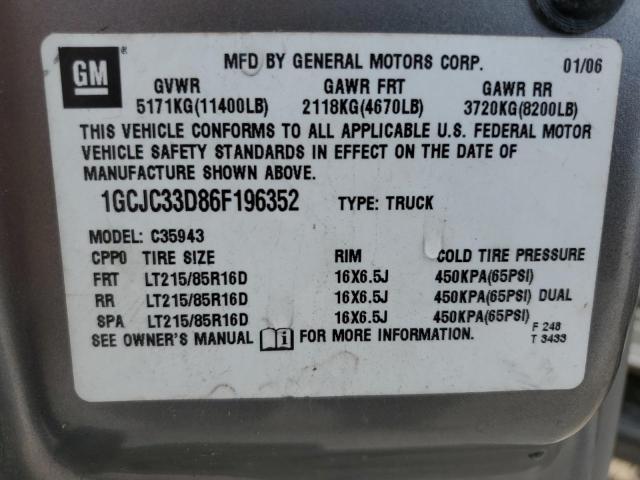 1GCJC33D86F196352 - 2006 CHEVROLET SILVERADO C3500 GRAY photo 13