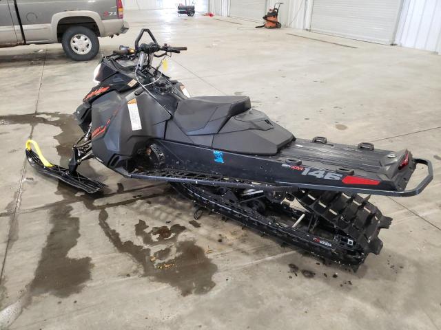 2BPSCXFD0FV000170 - 2015 SKI DOO SUMMIT BLACK photo 3