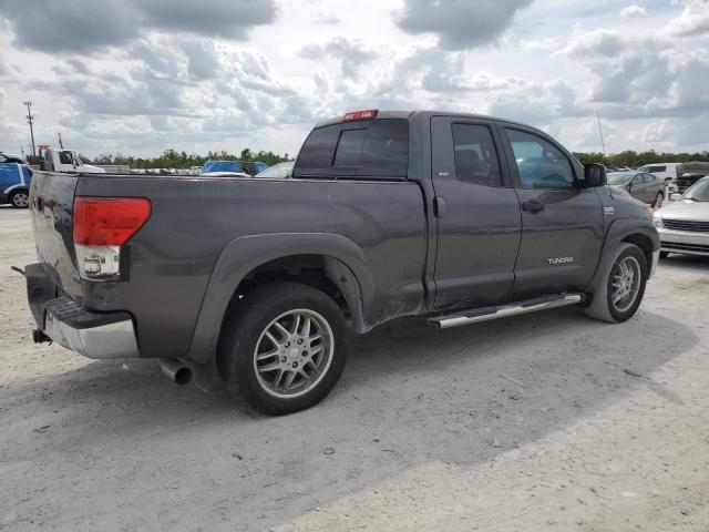 5TFRY5F16BX106671 - 2011 TOYOTA TUNDRA DOUBLE CAB SR5 GRAY photo 3