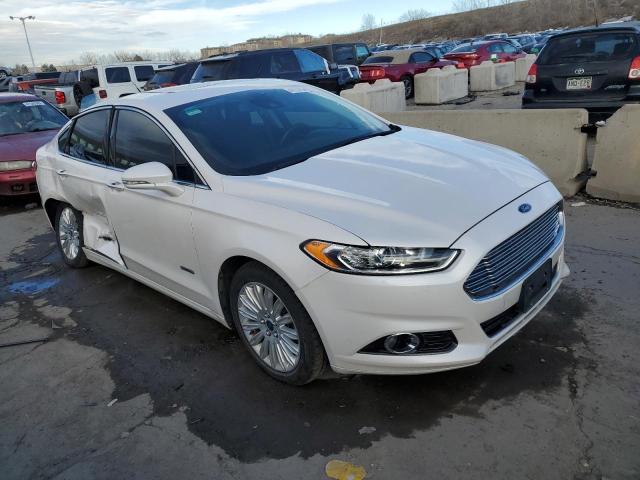 3FA6P0SU1DR246315 - 2013 FORD FUSION TITANIUM PHEV WHITE photo 4