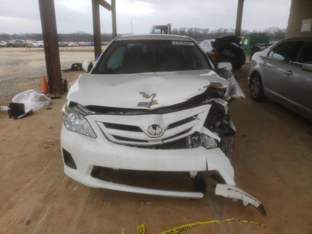 5YFBU4EE1CP011852 - 2012 TOYOTA COROLLA BASE WHITE photo 5