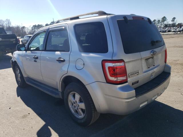 1FMCU9D77BKA47963 - 2011 FORD ESCAPE XLT SILVER photo 2