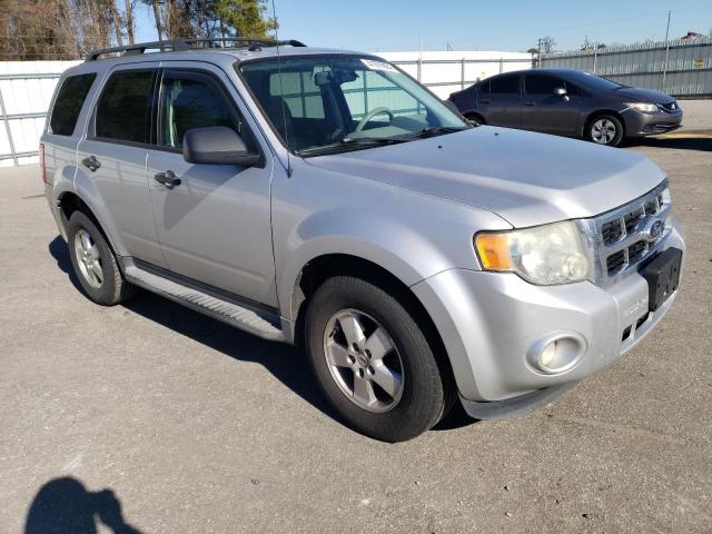 1FMCU9D77BKA47963 - 2011 FORD ESCAPE XLT SILVER photo 4