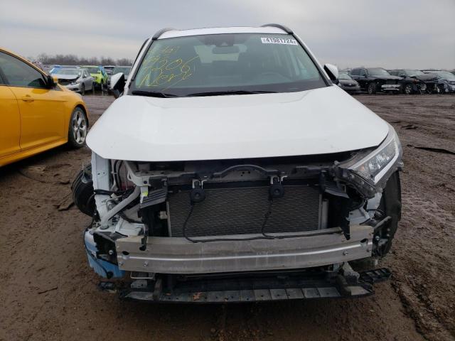 2T3P1RFV4LW137204 - 2020 TOYOTA RAV4 XLE WHITE photo 5