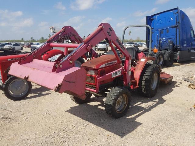 26G050571570 - 2000 MAHINDRA AND MAHINDRA 2615 RED photo 2