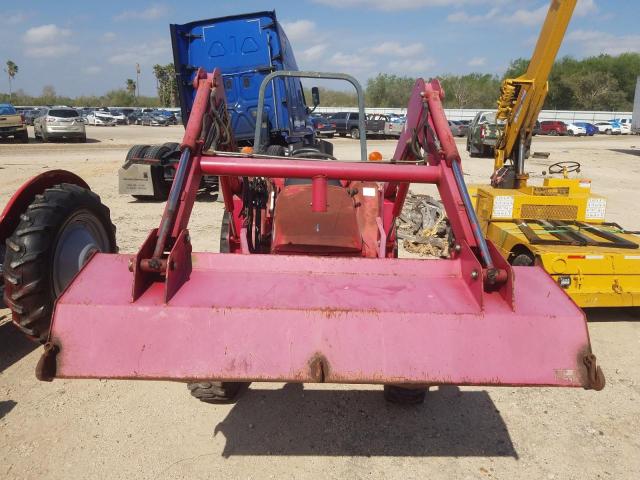 26G050571570 - 2000 MAHINDRA AND MAHINDRA 2615 RED photo 9