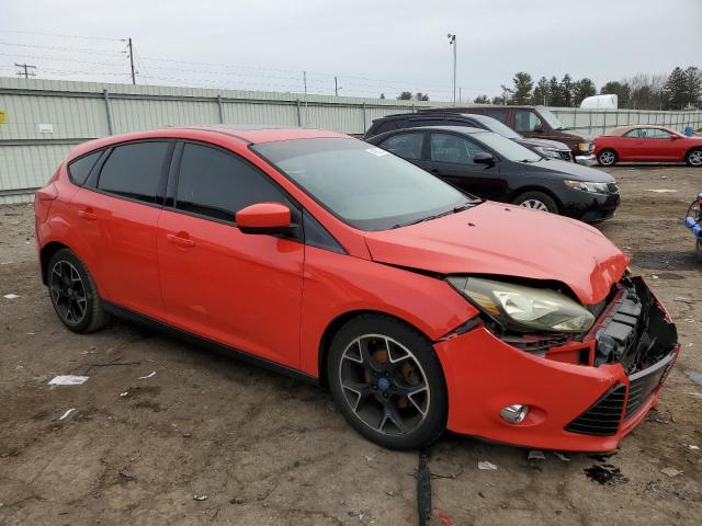 1FAHP3K23CL265048 - 2012 FORD FOCUS SE RED photo 4