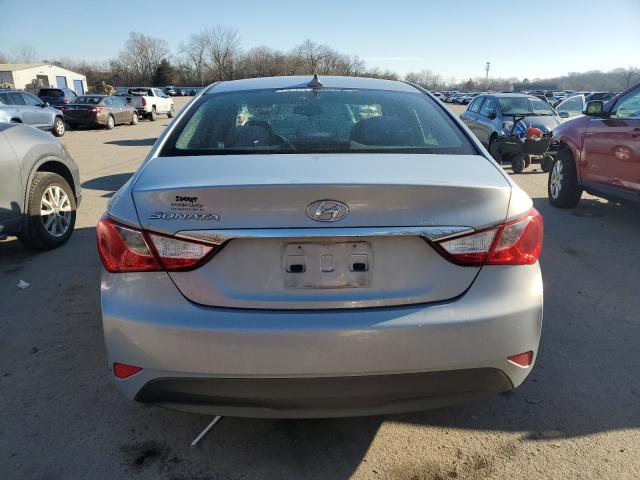 5NPEB4AC8EH892265 - 2014 HYUNDAI SONATA GLS SILVER photo 6