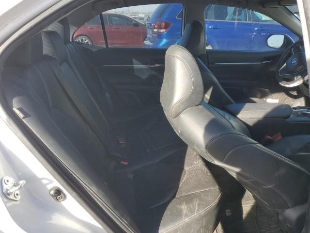 4T1F11BK2NU058005 - 2022 TOYOTA CAMRY XLE Weiß Foto 10