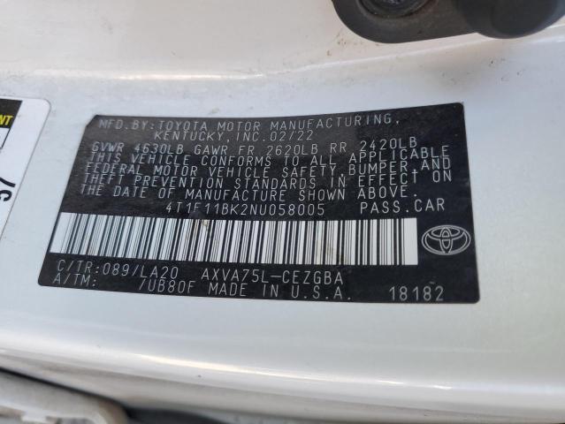 4T1F11BK2NU058005 - 2022 TOYOTA CAMRY XLE Weiß Foto 13