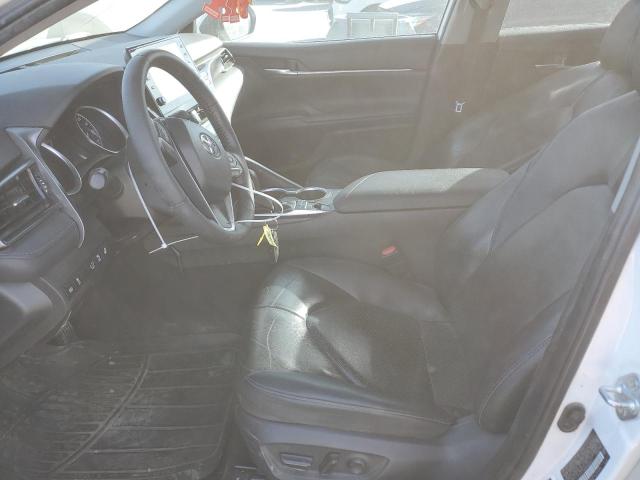 4T1F11BK2NU058005 - 2022 TOYOTA CAMRY XLE Weiß Foto 7