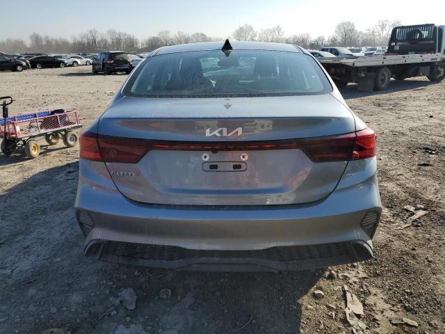 3KPF24AD1NE435427 - 2022 KIA FORTE FE GRAY photo 6