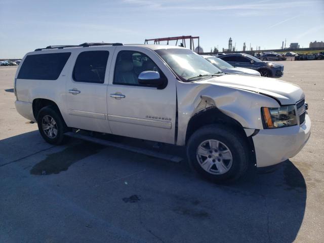 1GNSKKE3XBR282817 - 2011 CHEVROLET SUBURBAN K1500 LTZ WHITE photo 4