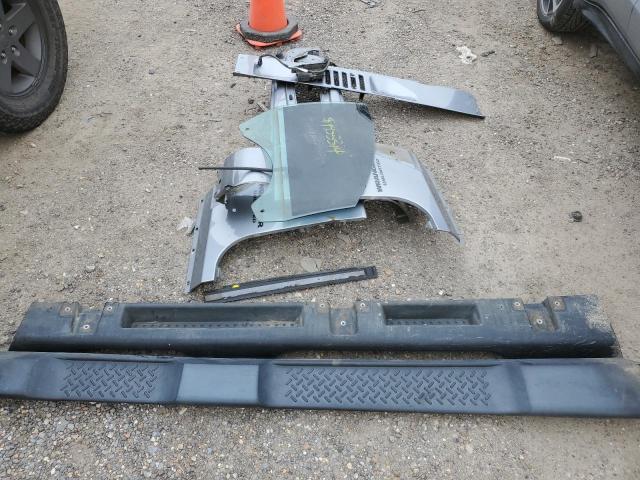 1C4HJWDG2DL702156 - 2013 JEEP WRANGLER U SPORT Silber Foto 13