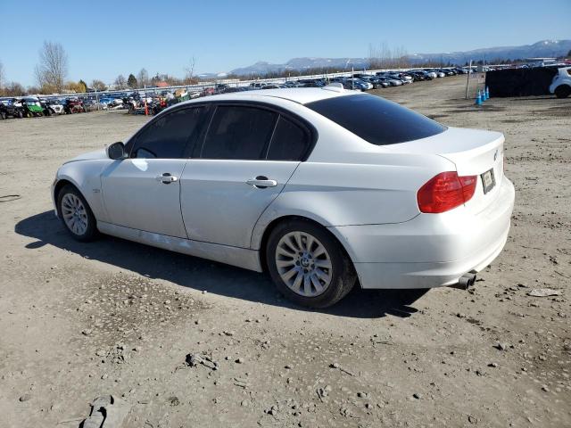 WBAPH53549A437242 - 2009 BMW 328 I SULEV WHITE photo 2