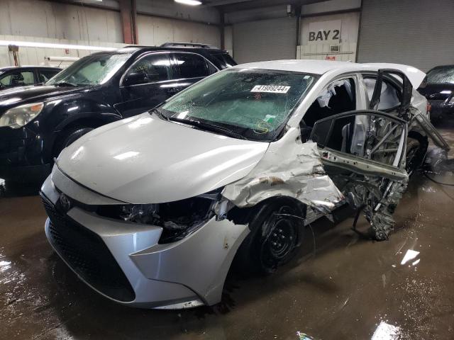 5YFEPMAE0NP276792 - 2022 TOYOTA COROLLA LE SILVER photo 1