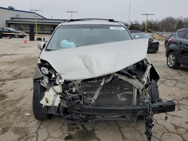 5TDYK4CC5AS326644 - 2010 TOYOTA SIENNA XLE SILVER photo 5