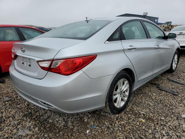 5NPEB4AC9DH803415 - 2013 HYUNDAI SONATA GLS SILVER photo 3