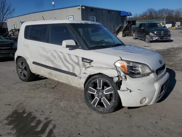 KNDJT2A26B7267953 - 2011 KIA SOUL + WHITE photo 4