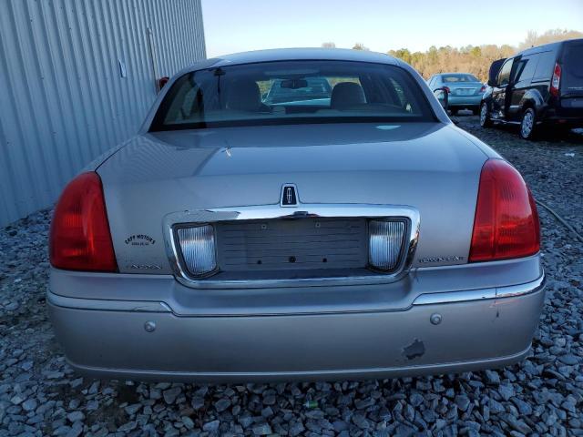 1LNHM82W83Y617669 - 2003 LINCOLN TOWN CAR SIGNATURE TAN photo 6