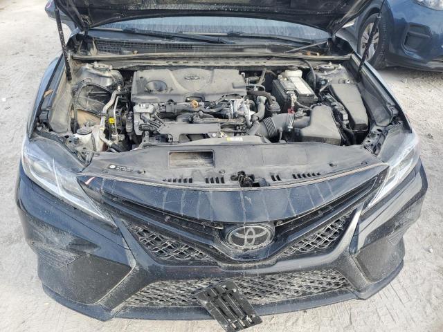 4T1M11AK4LU983777 - 2020 TOYOTA CAMRY SE BLACK photo 11