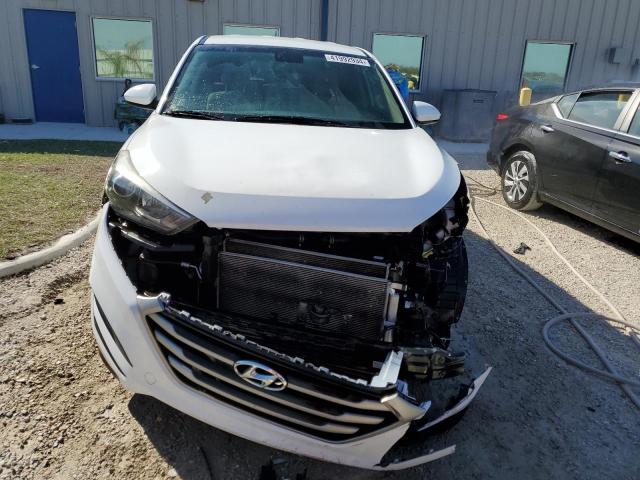 KM8J23A48JU796018 - 2018 HYUNDAI TUCSON SE WHITE photo 5