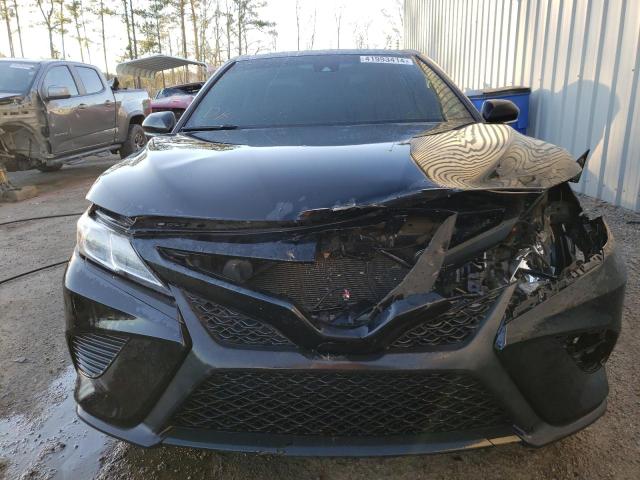 4T1B11HK7JU070358 - 2018 TOYOTA CAMRY L BLACK photo 5