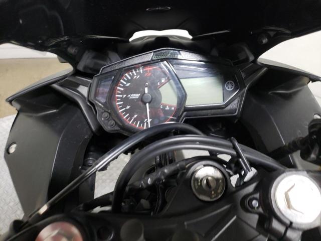 MH3RH06Y8HK015635 - 2017 YAMAHA YZFR3 BLACK photo 8