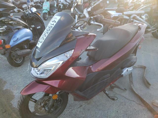 RLHKF1809GY101163 - 2016 HONDA PCX 150 RED photo 9